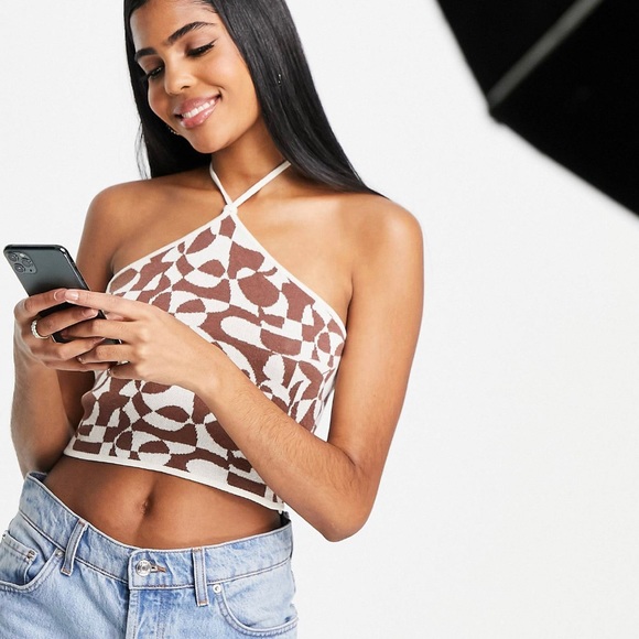 Halter Neck Knit Crop Top Abstract - Picture 4 of 7